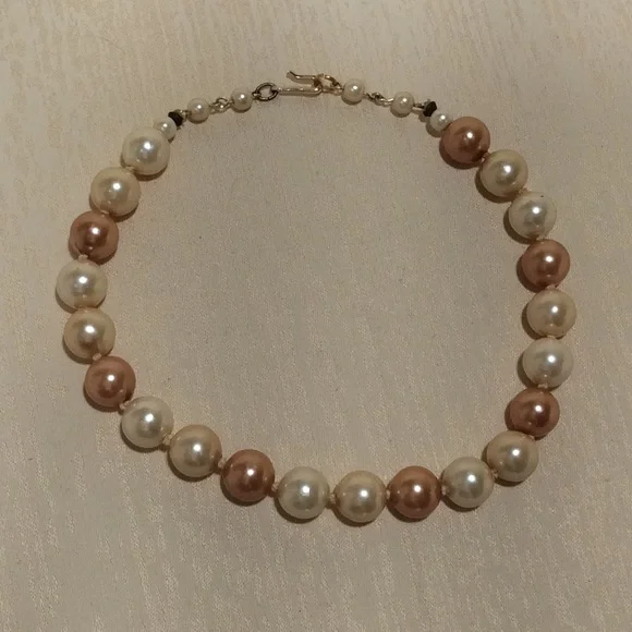 Vintage 60’s Beige Faux 11 mm Choker Necklace